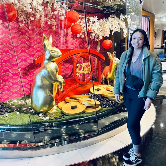 Meet your Posher, Samantha - Picture 2 of 3